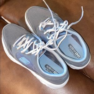 Skechers Go Walk Size 9.5